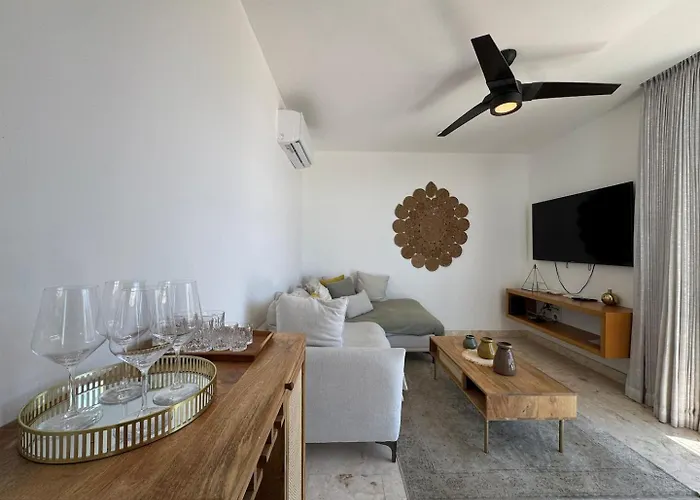 Casa vacanze Perfect For Couples, Comfy Bed, Pool & Gym! *