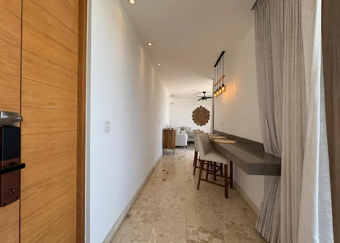 Perfect For Couples, Comfy Bed, Pool & Gym! * Playa del Carmen