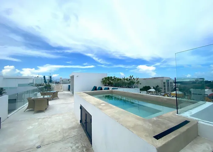 Perfect For Couples, Comfy Bed, Pool & Gym! * Playa del Carmen