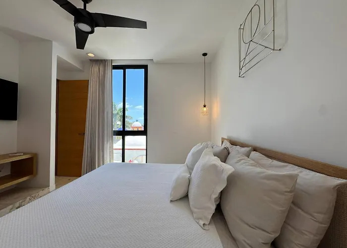 Perfect For Couples, Comfy Bed, Pool & Gym! Casa vacanze