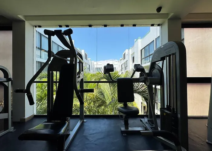 Perfect For Couples, Comfy Bed, Pool & Gym! Playa del Carmen